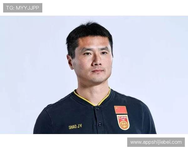 国足晋级2026世界杯的教练团队与核心球员表现分析